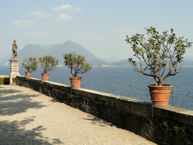 Professional vacation photoshoot on Lake Maggiore, Italy