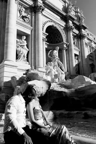 Honeymoon photoshoot in Rome by Luigi O