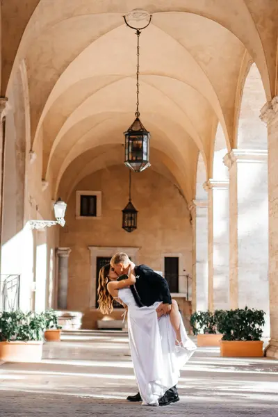 Elopement photoshoot in Rome by Yana V