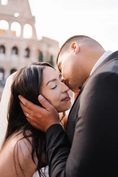 Elopement photoshoot in Rome by Yana V