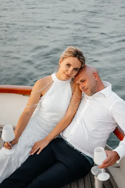 Wedding photoshoot in Lake Garda by Yana V