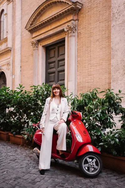 Solo Portrait photoshoot in Rome by Yana V