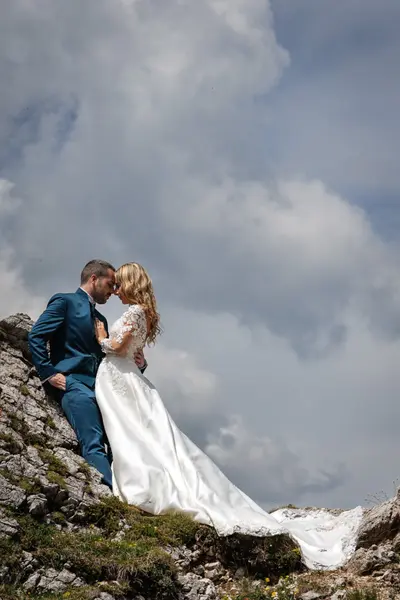 Wedding photoshoot in the Dolomites by Brunetto Z