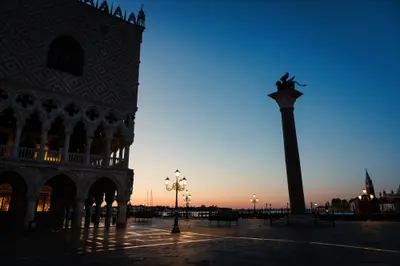 Friends Trip photoshoot in Venice by Brunetto Z