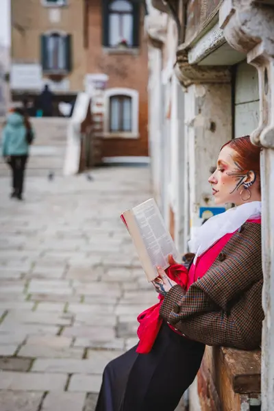 Solo Portrait photoshoot in Venice by Brunetto Z