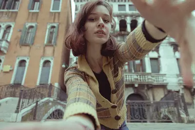 Solo Portrait photoshoot in Venice by Brunetto Z