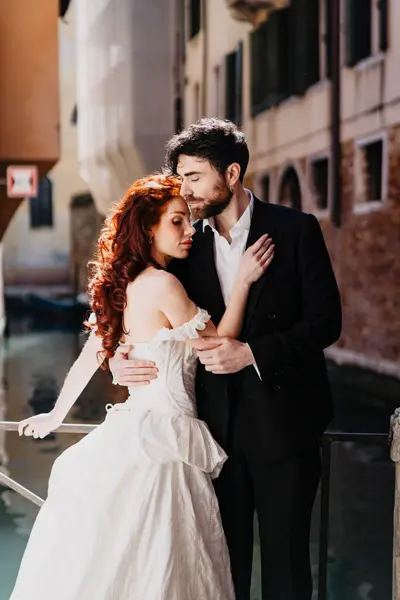 Elopement photoshoot in Venice by Marco M