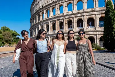 Friends Trip photoshoot in Rome by Moris P