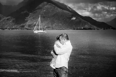Family photoshoot on Lake Como by Fabrizio A