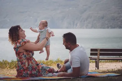 Family photoshoot on Lake Como by Fabrizio A
