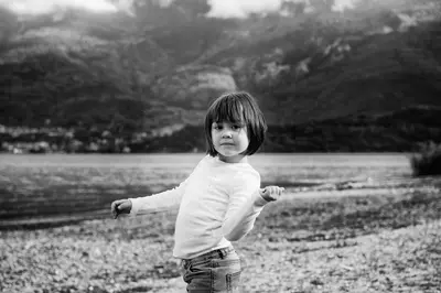 Family photoshoot on Lake Como by Fabrizio A