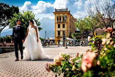 Wedding photoshoot on Lake Como by Magda M