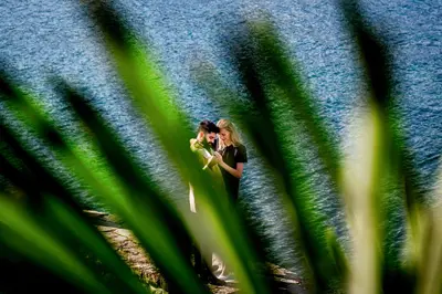 Couples photoshoot on Lake Como by Magda M