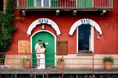Proposal photoshoot on Lake Como by Magda M
