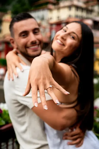 Proposal photoshoot on Lake Como by Magda M