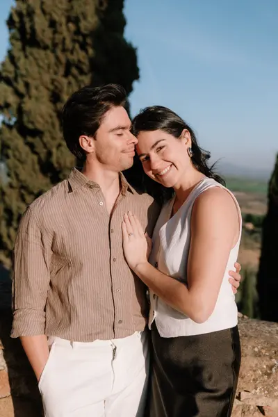 Engagement photoshoot in the Val d'Orcia by Graziana M