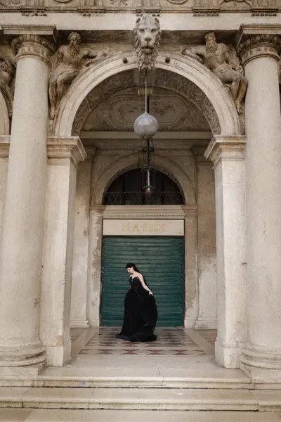 Solo Portrait photoshoot in Venice by Gianmarco V
