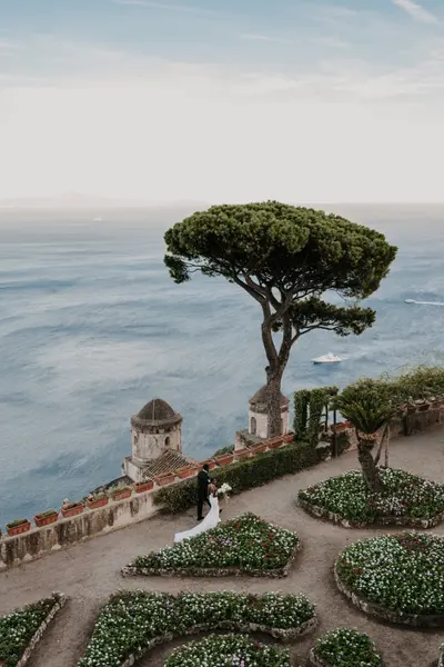 Elopement photoshoot in Ravello by Georgiana A