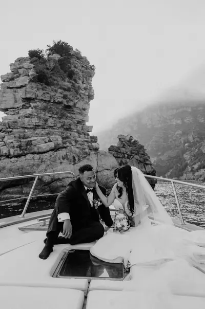 Elopement photoshoot in Positano by Georgiana A