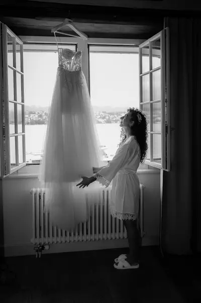 Wedding photoshoot on Lake Como by Luigi P